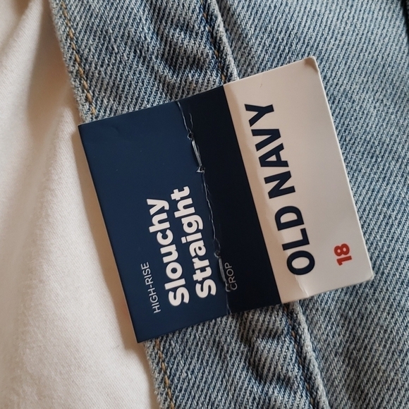 Old Navy Women's Slouchy Straight Distressed Cropped Jeans - Size 18 - Picture 5 of 7